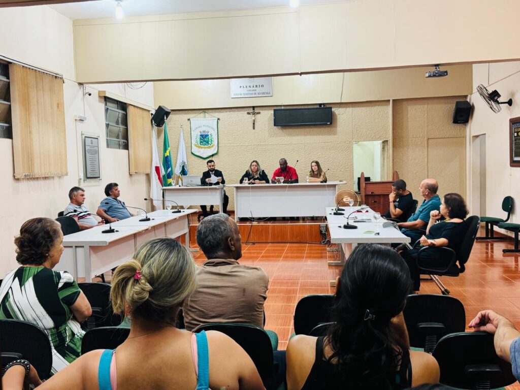 Vereadores se reúnem para discutir temas importantes do município